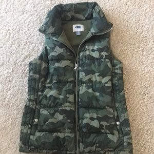 Old Navy Camouflage Puffer Vest